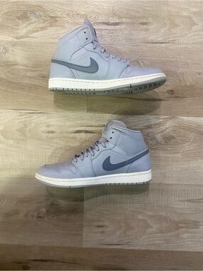 Nike Air Jordan 1 Mid - Grey